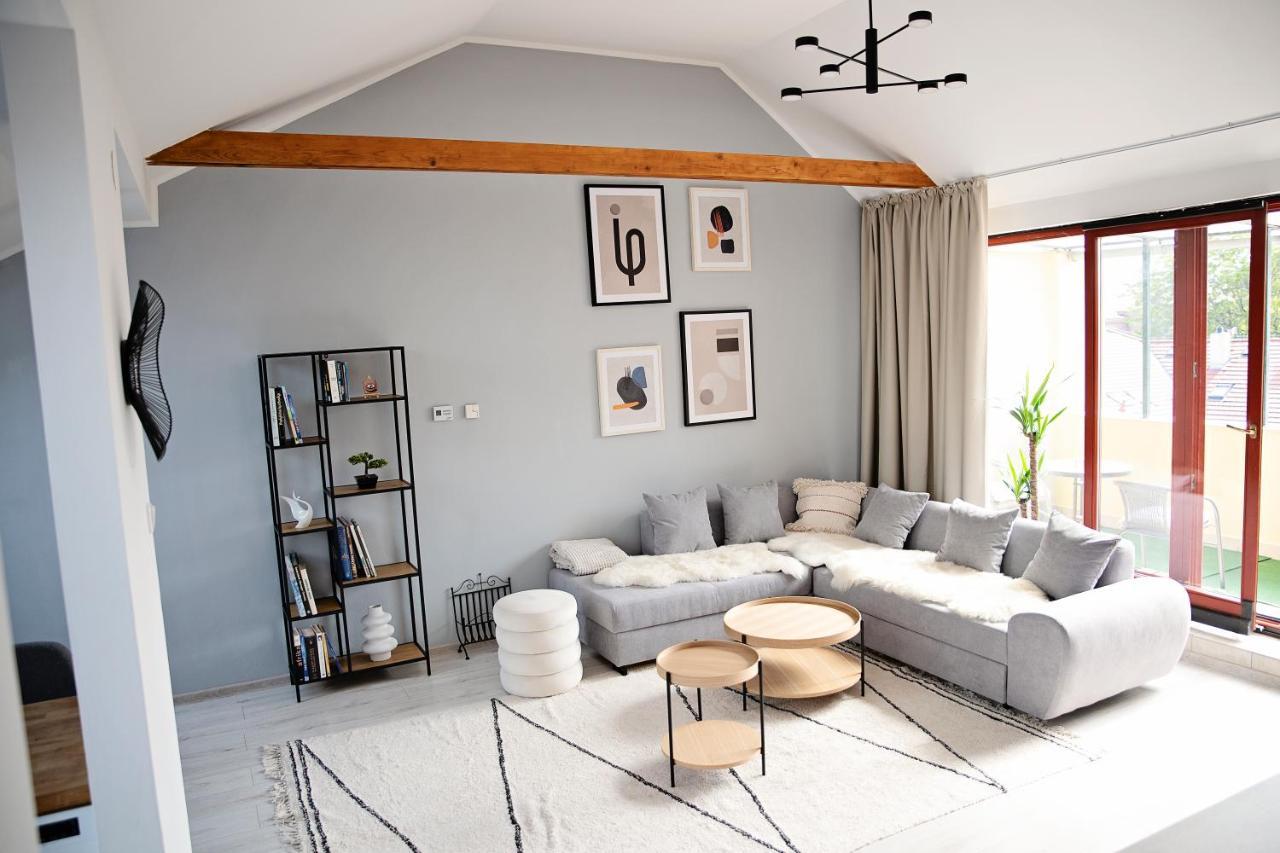 Cozy Modern Apartment In The Old Town - Hlavna Street Košice Exterior foto